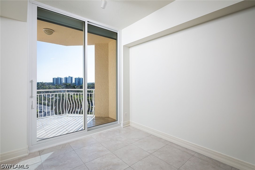 435 Dockside Unit B703, Naples, FL 34110