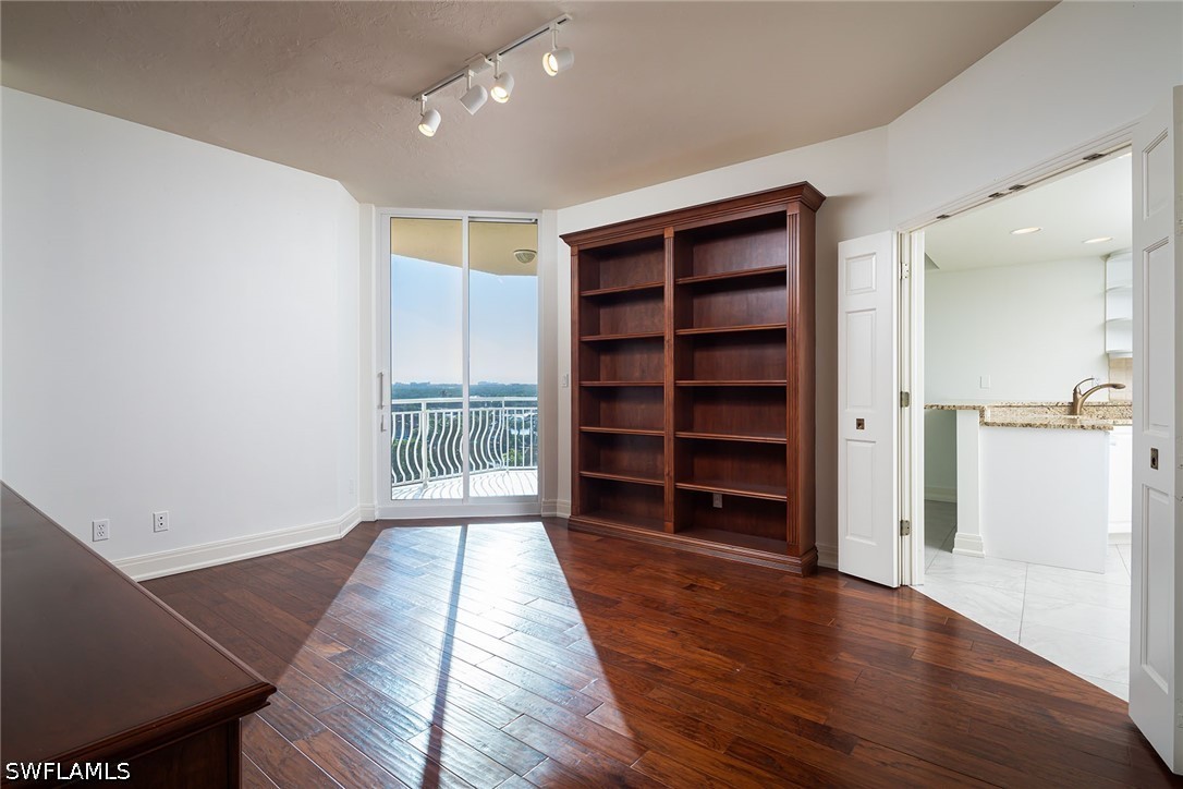 435 Dockside Unit B703, Naples, FL 34110