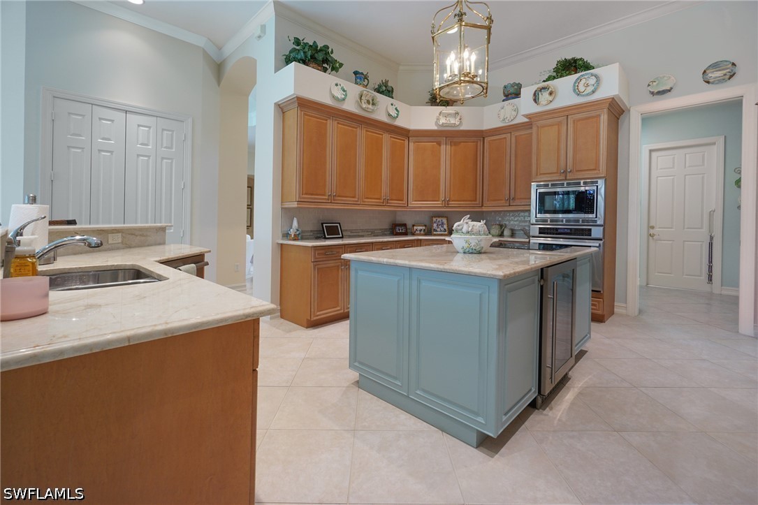 710 Shadow Lake, Naples, FL 34108