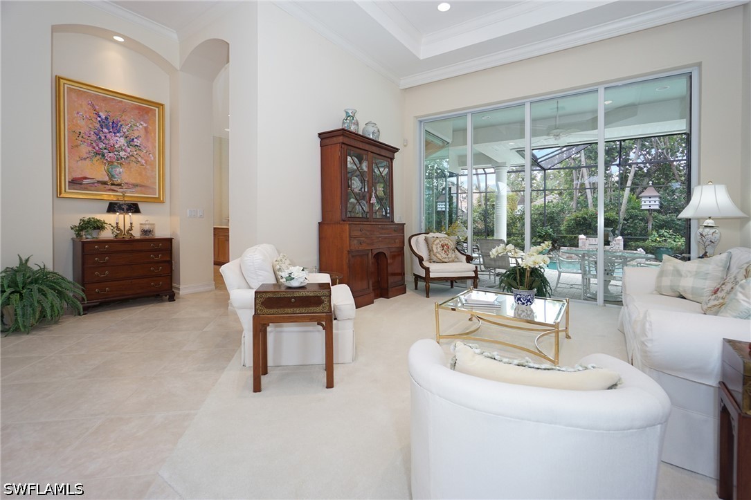 710 Shadow Lake, Naples, FL 34108