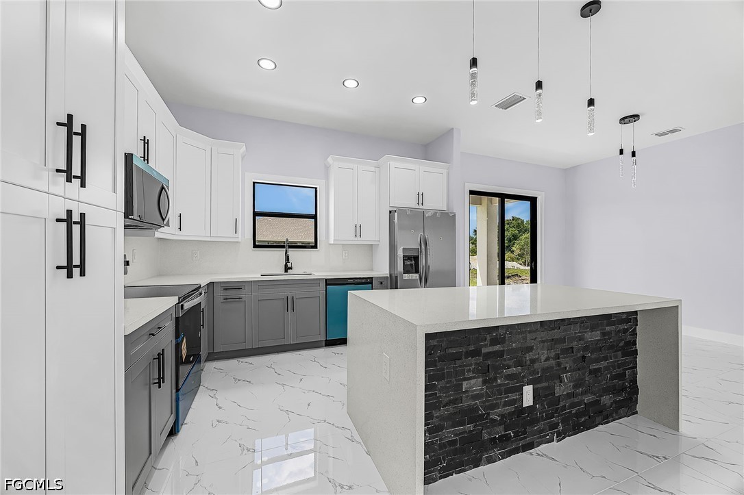 2711 40th, Lehigh Acres, FL 33971