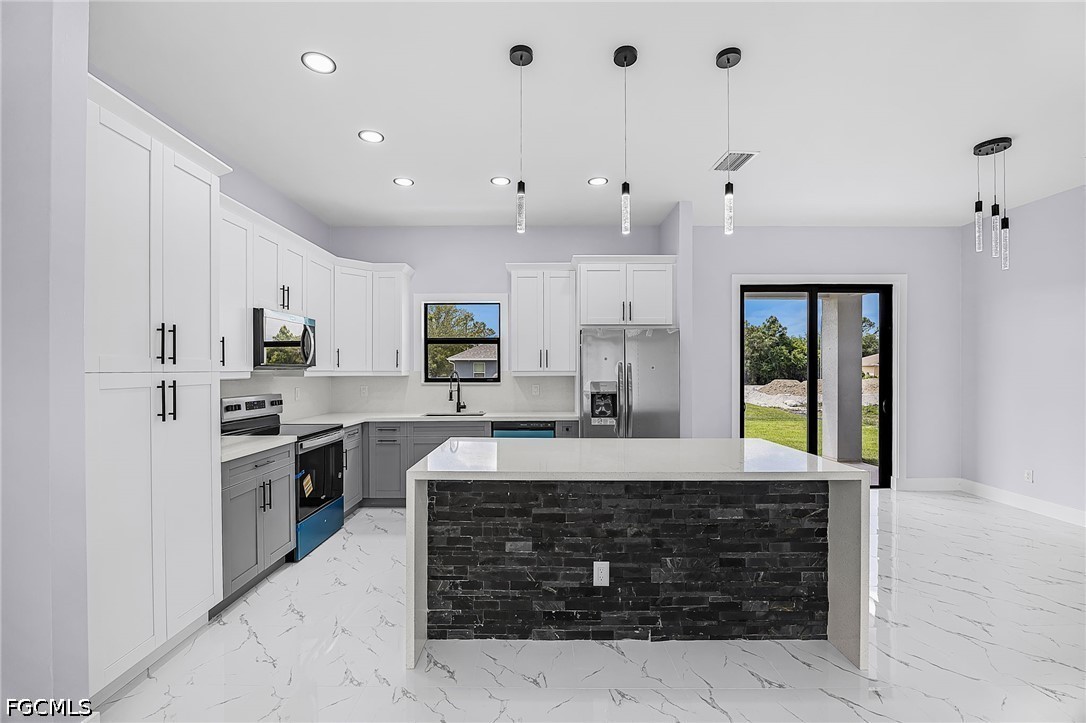2711 40th, Lehigh Acres, FL 33971