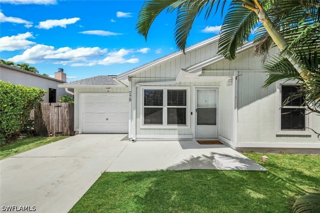 779 98th, Naples, FL 34108