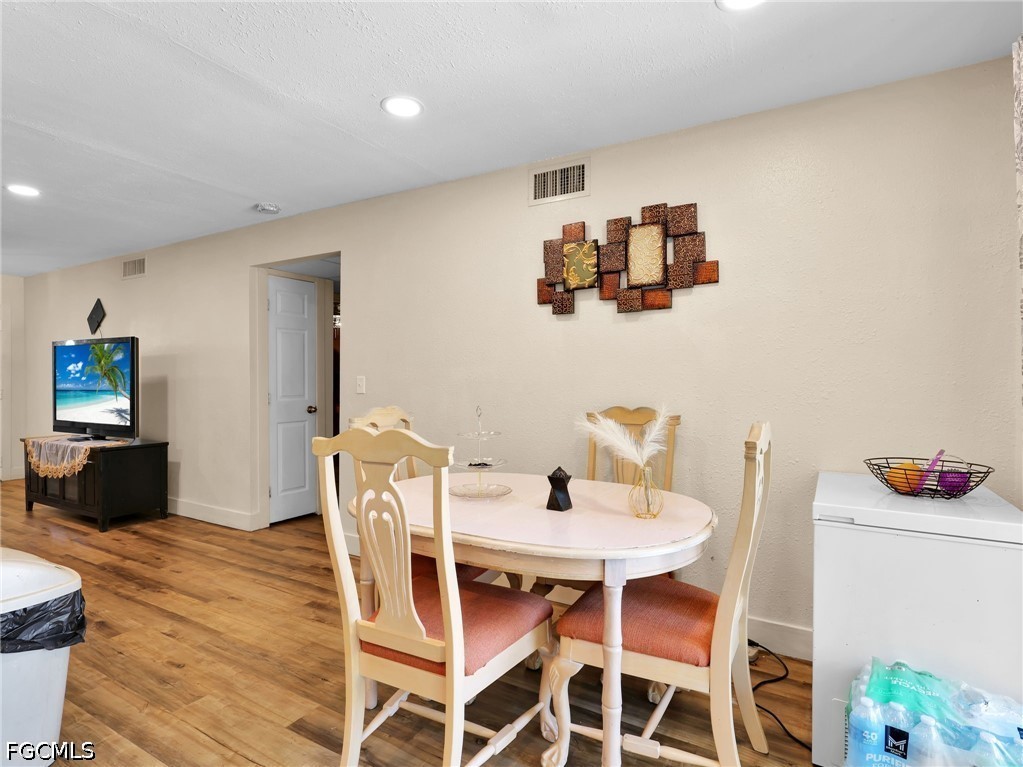 DiningArea