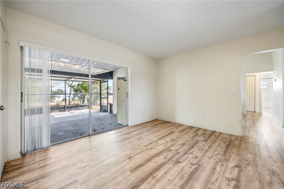 935 Hearty, North Fort Myers, FL 33903