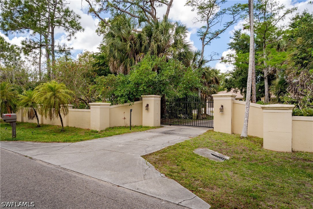 1781 21st, Naples, FL 34117