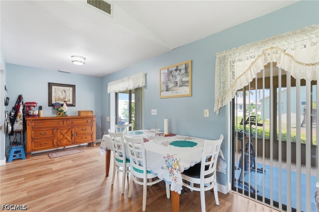 DiningArea