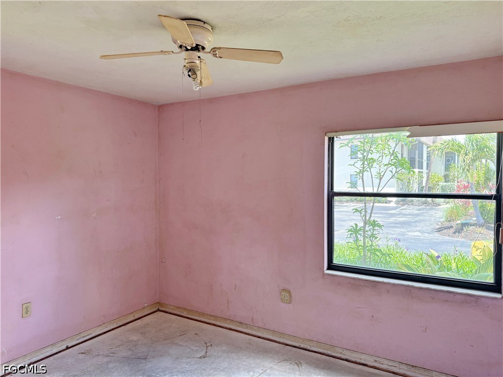 9305 Lake Park Unit 104, Fort Myers, FL 33919