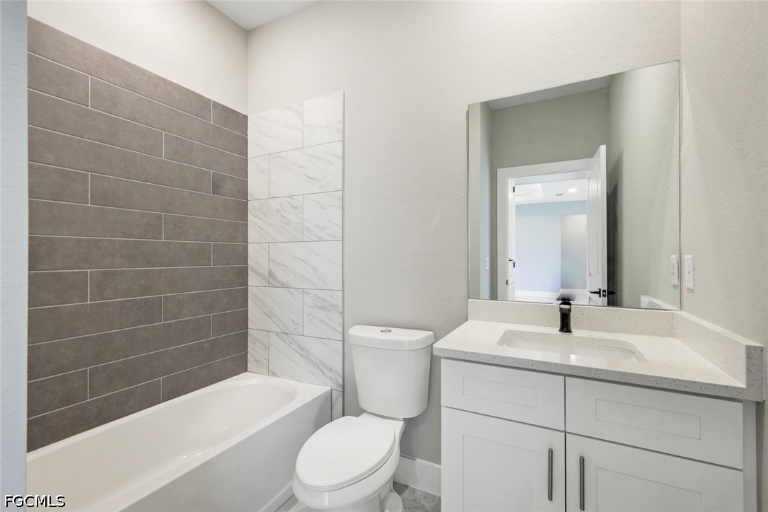 421 19th, Cape Coral, FL 33909