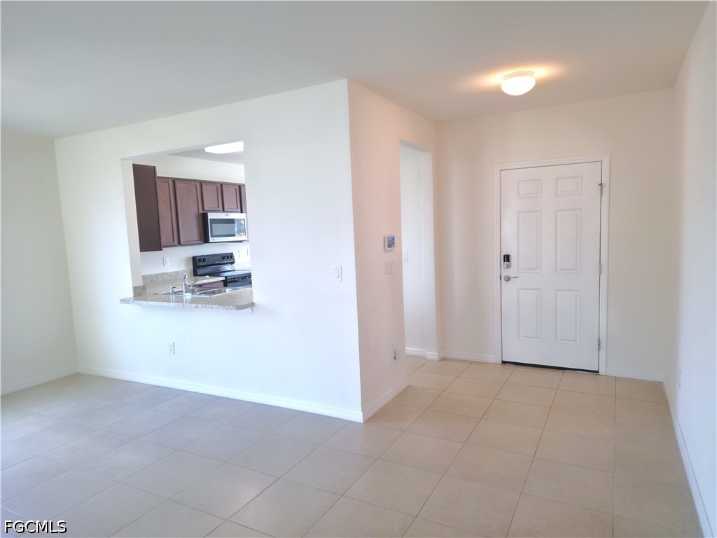 1148 27th, Cape Coral, FL 33993