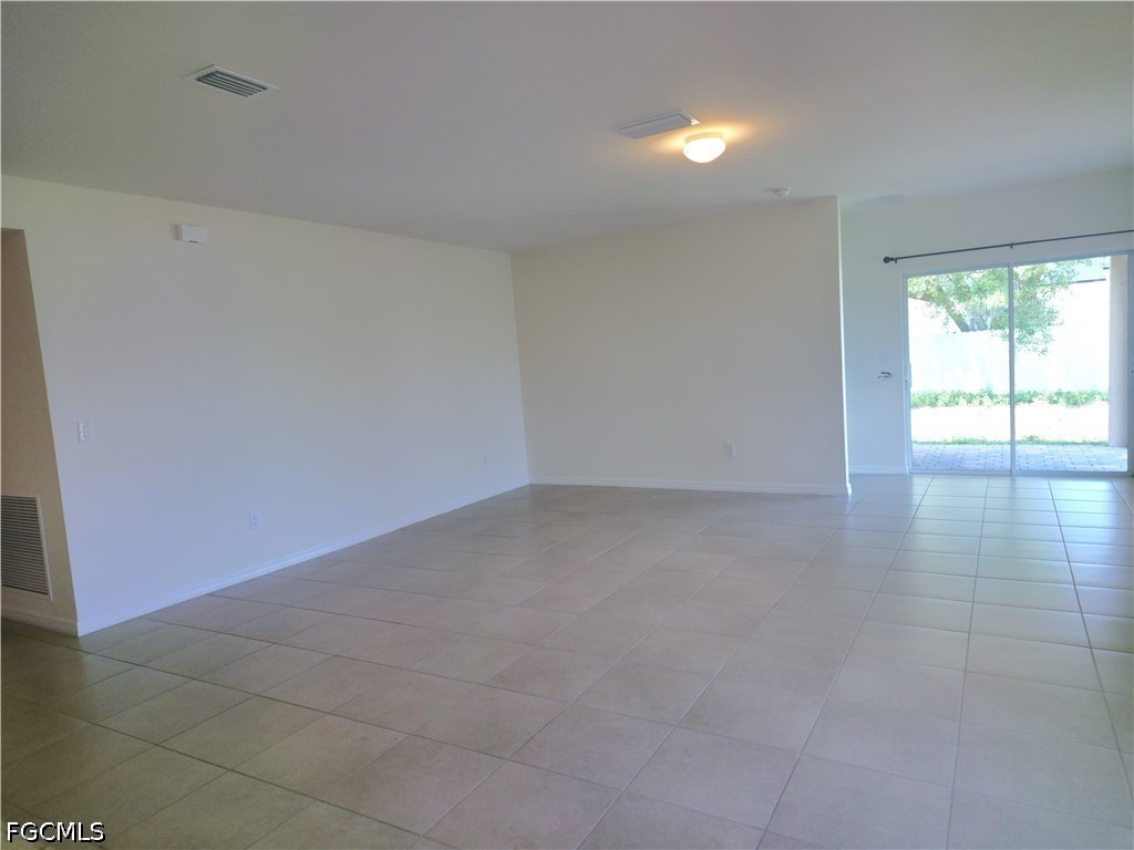 1148 27th, Cape Coral, FL 33993
