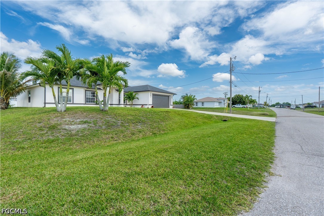 16 18th, Cape Coral, FL 33993
