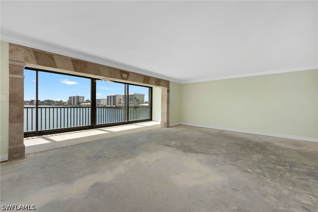 222 Harbour Unit 301, Naples, FL 34103