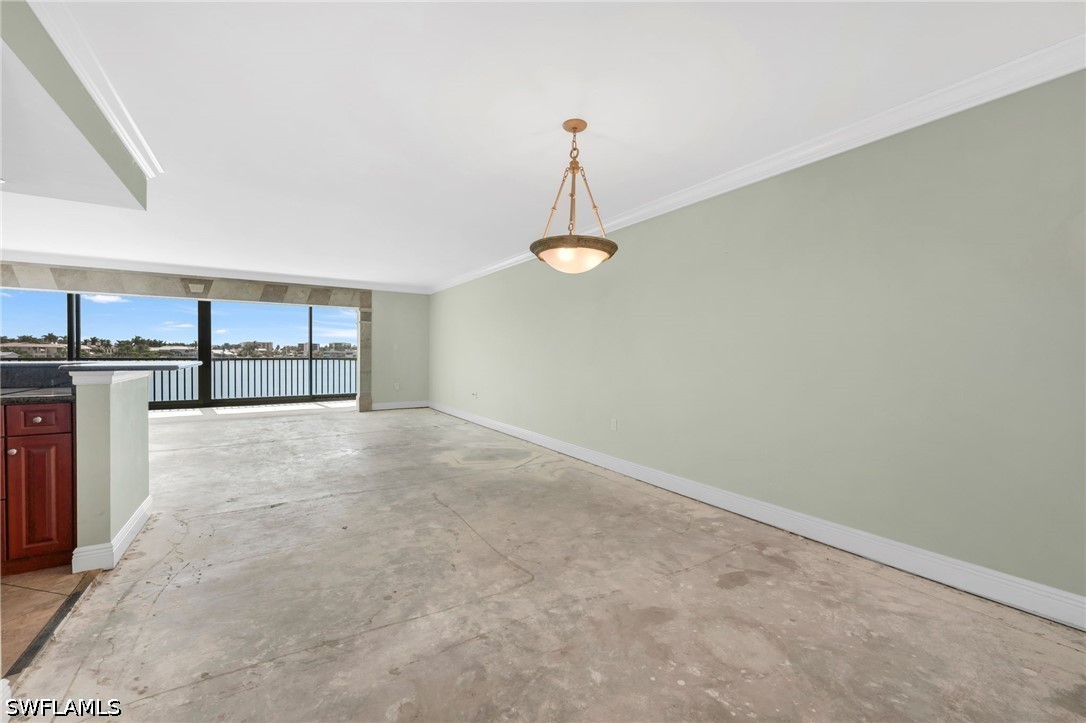 222 Harbour Unit 301, Naples, FL 34103