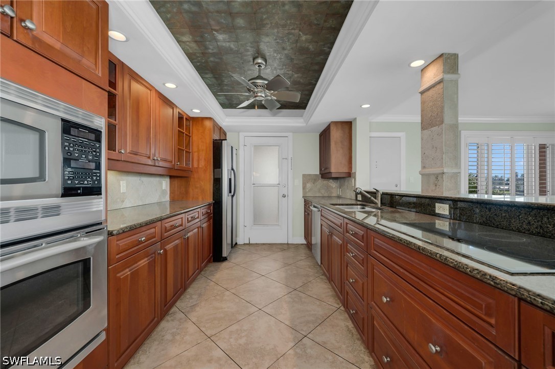 222 Harbour Unit 301, Naples, FL 34103