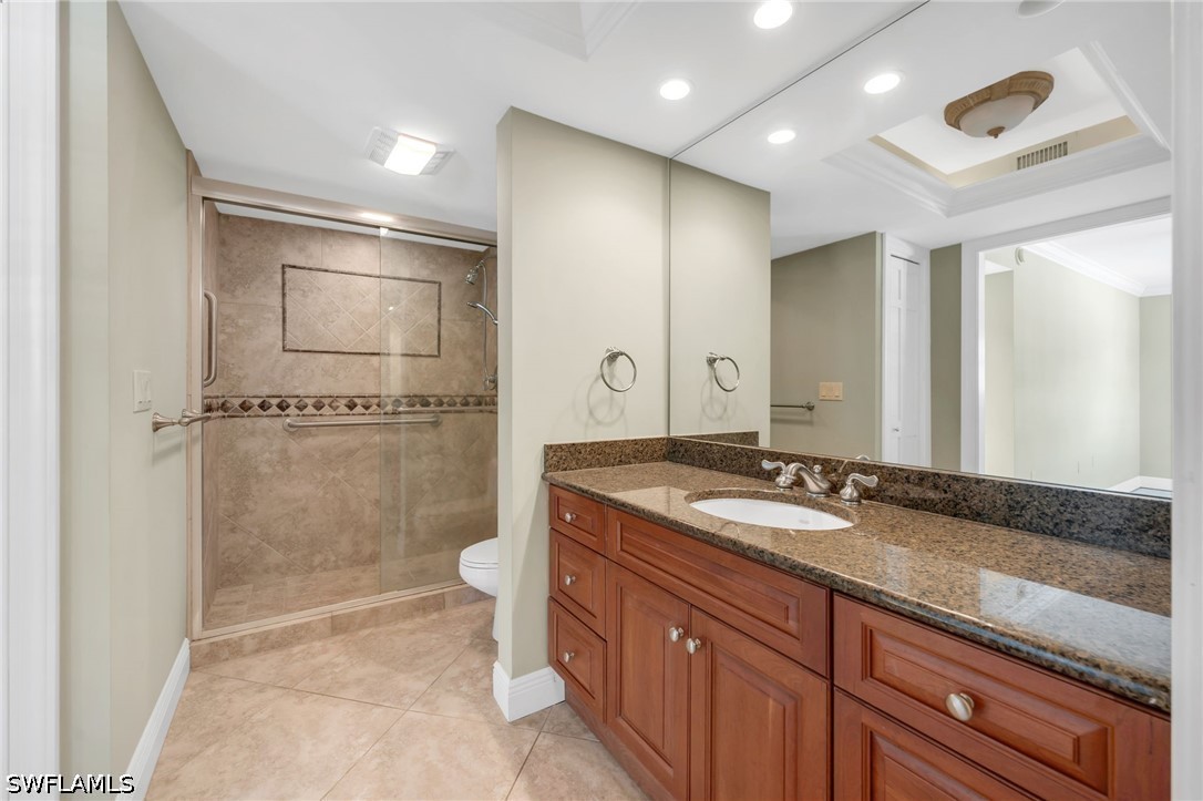 222 Harbour Unit 301, Naples, FL 34103