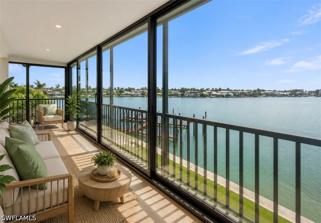 222 Harbour Unit 301, Naples, FL 34103