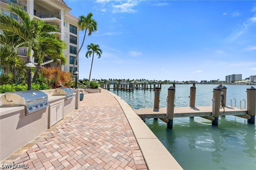 222 Harbour Unit 301, Naples, FL 34103