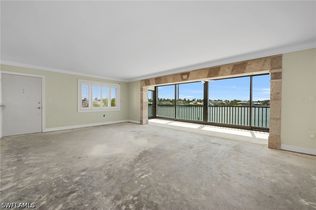222 Harbour Unit 301, Naples, FL 34103