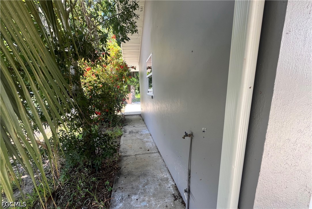 703 Monterey, Cape Coral, FL 33904