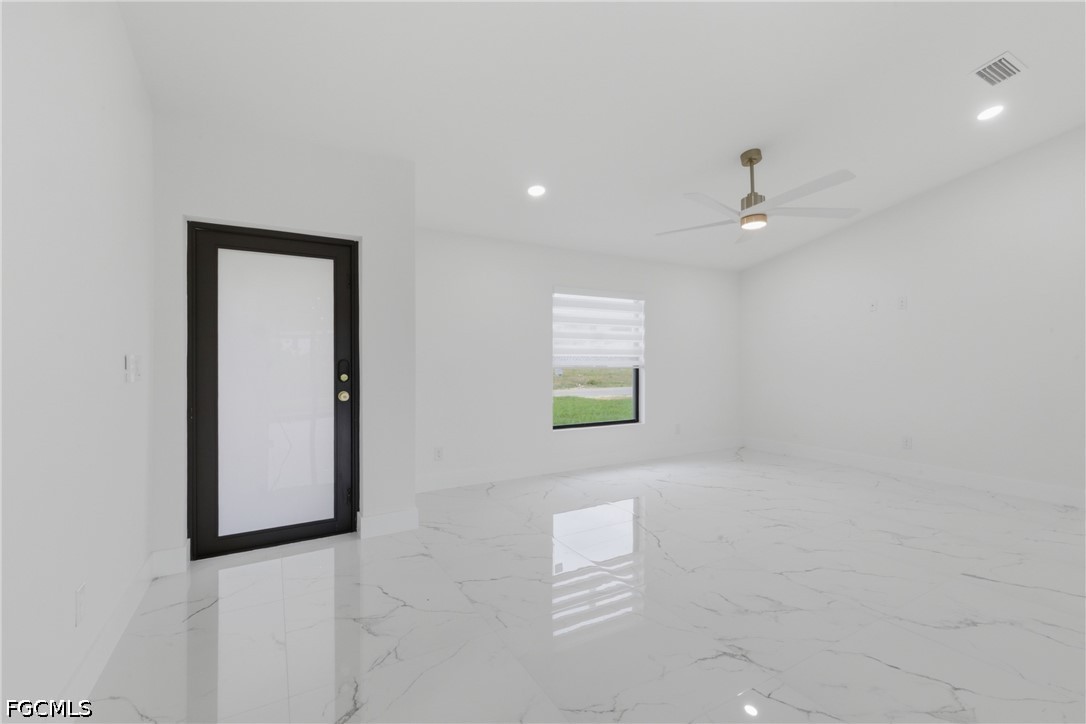 2201 10th, Cape Coral, FL 33909