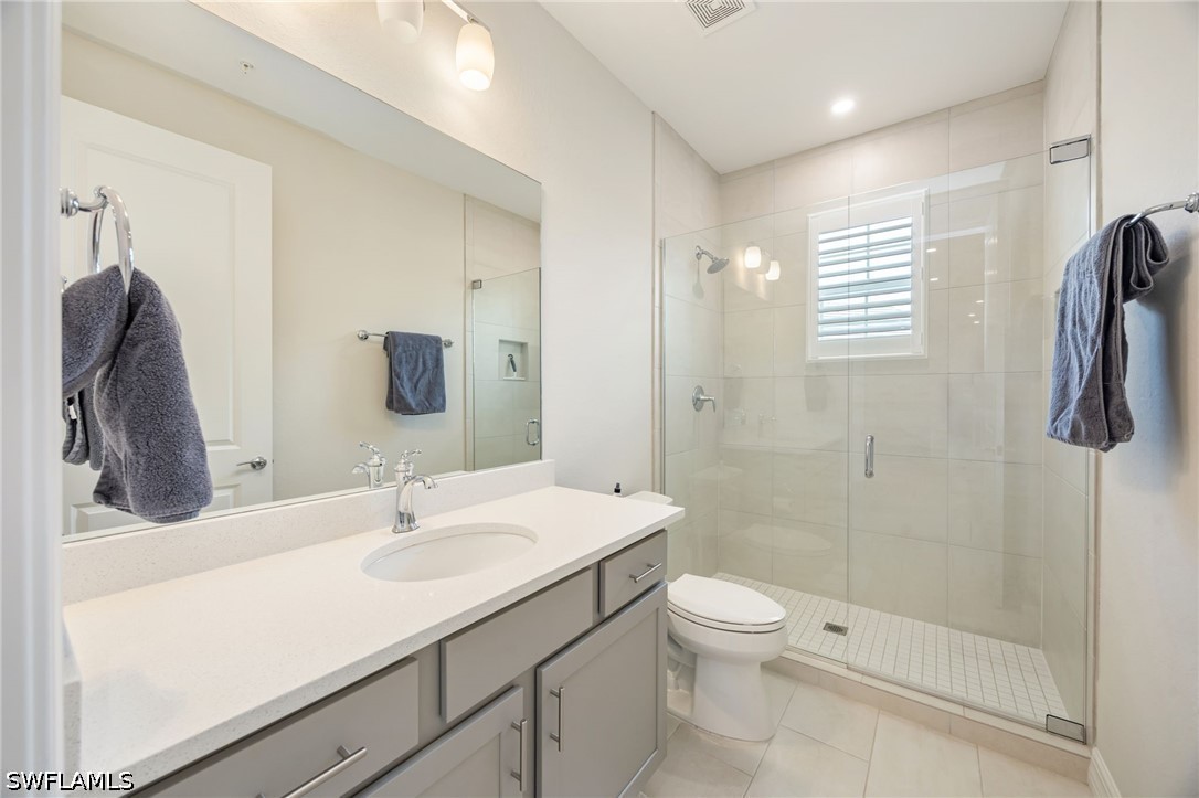 183 Indies Unit 202, Naples, FL 34114
