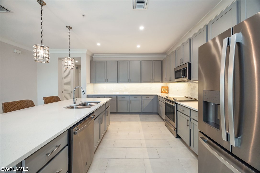 183 Indies Unit 202, Naples, FL 34114