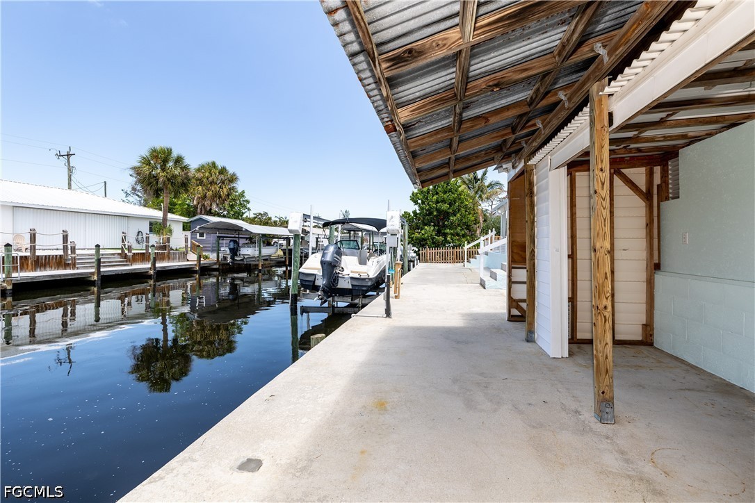 Dock