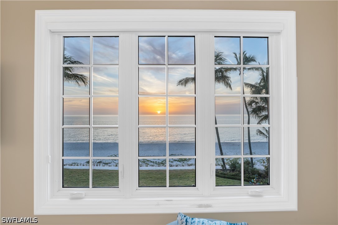 23 6th Ave N, Naples, FL 34102