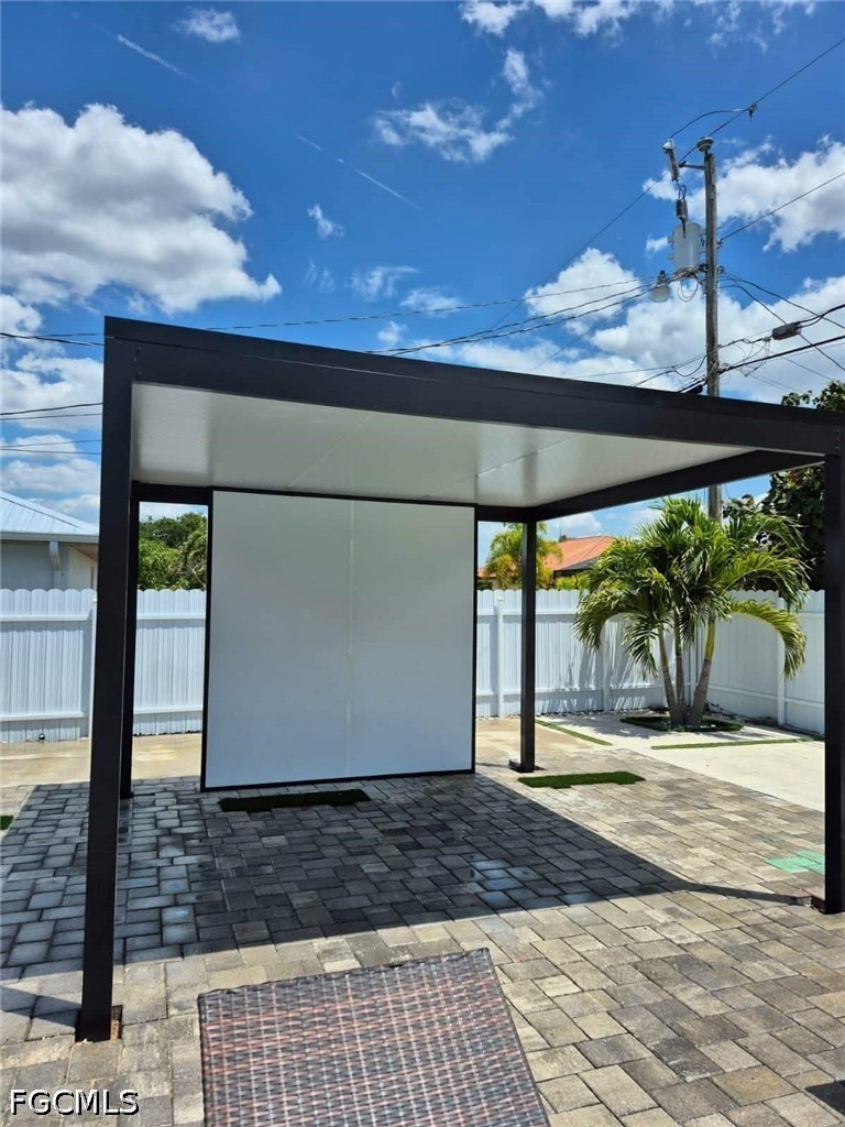 140 16th, Cape Coral, FL 33990