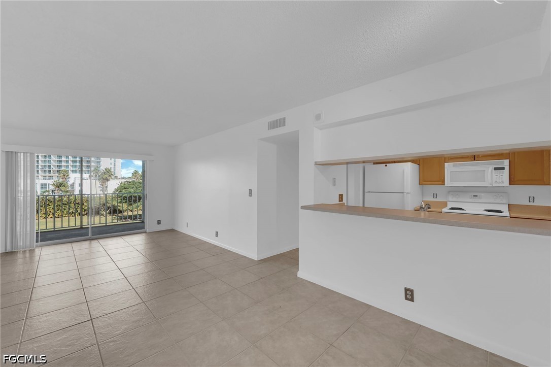 2875 Palm Beach Unit 205, Fort Myers, FL 33916