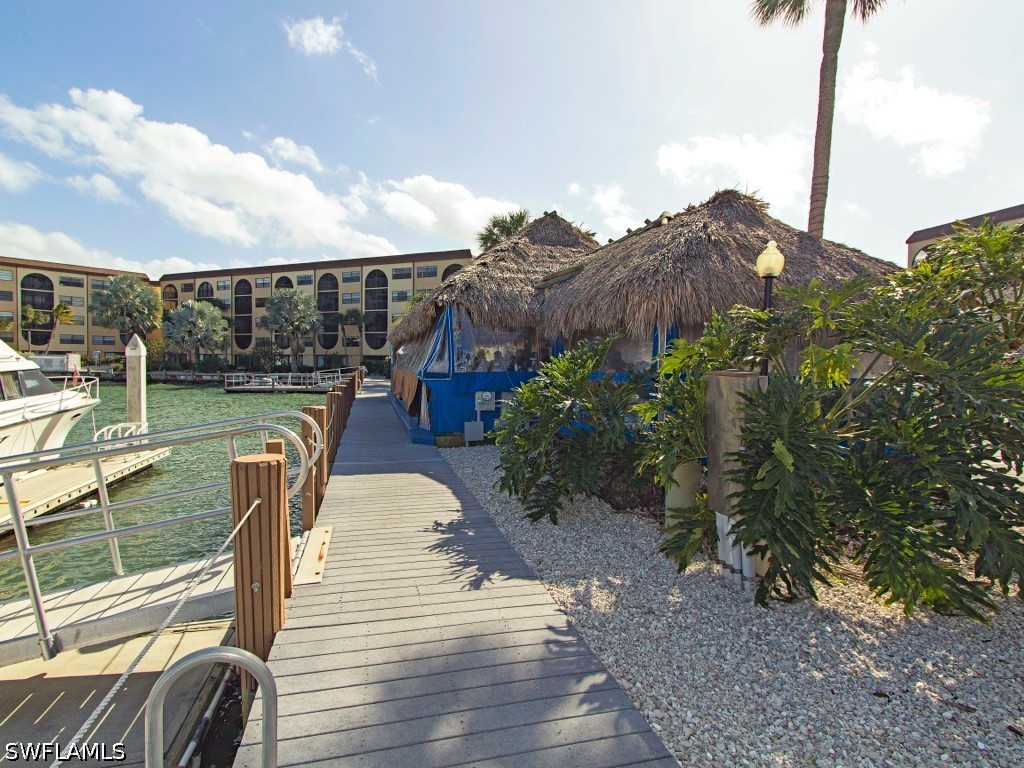 Dock