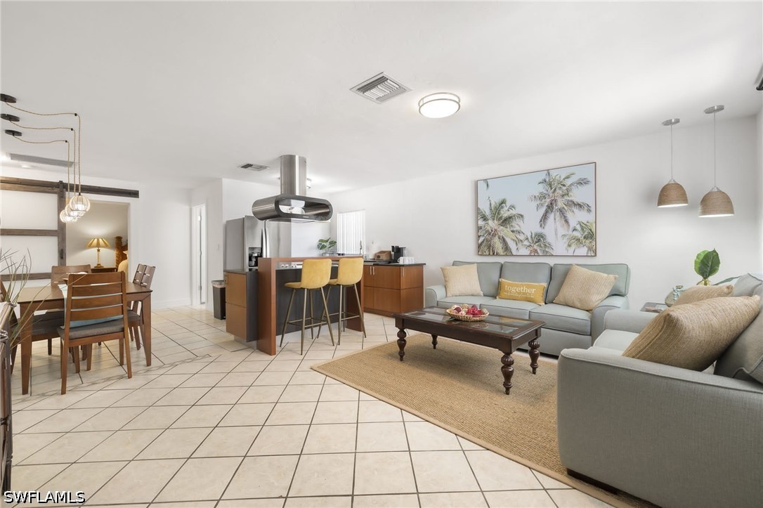 742 111th, Naples, FL 34108