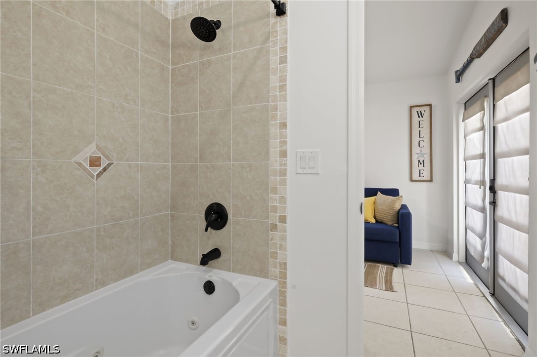 742 111th, Naples, FL 34108