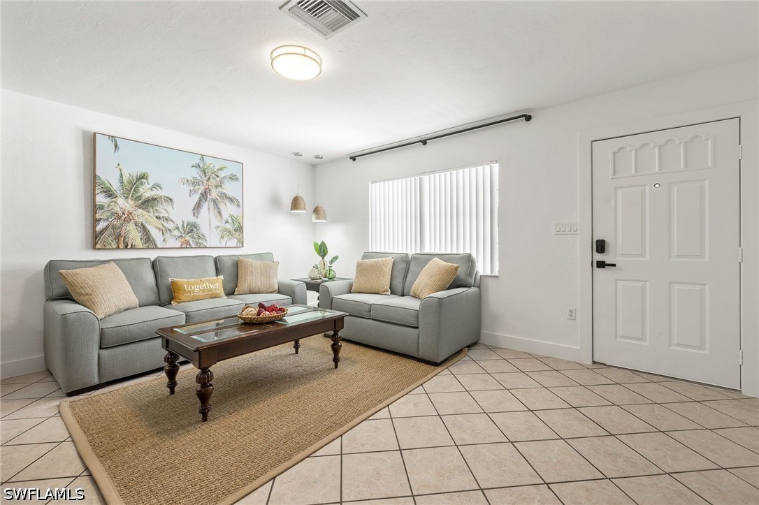 742 111th, Naples, FL 34108