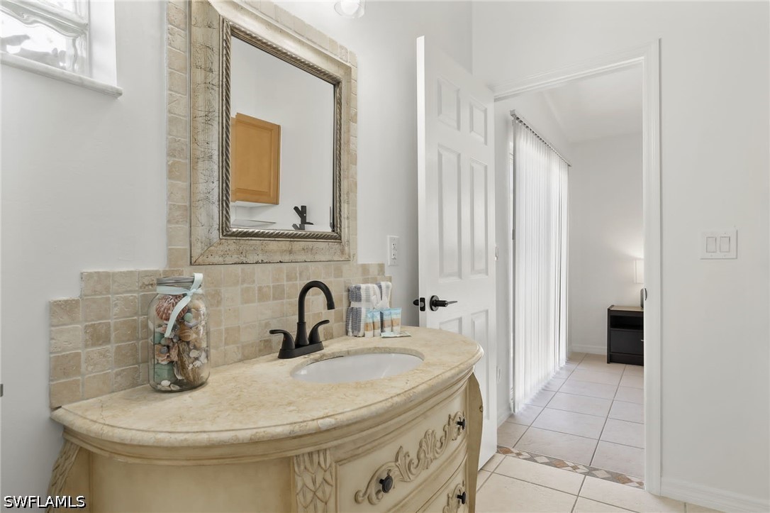 742 111th, Naples, FL 34108