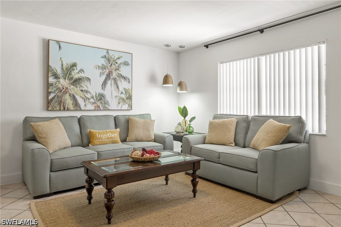 742 111th, Naples, FL 34108