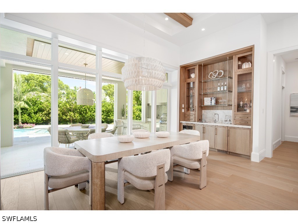 DiningArea