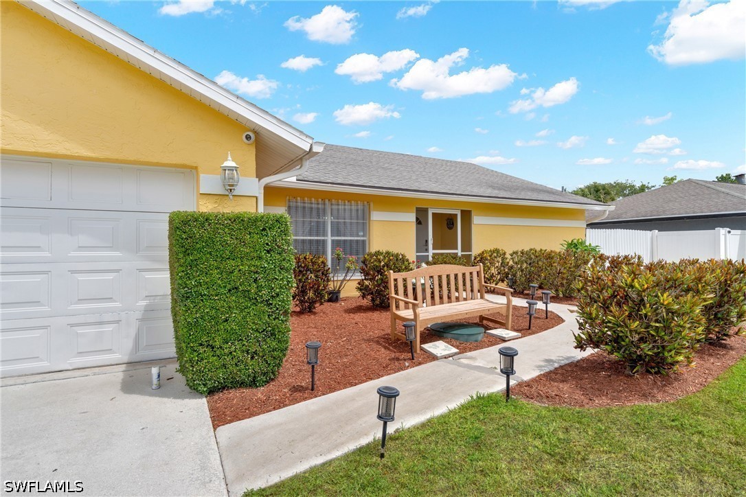 4587 25th, Naples, FL 34116