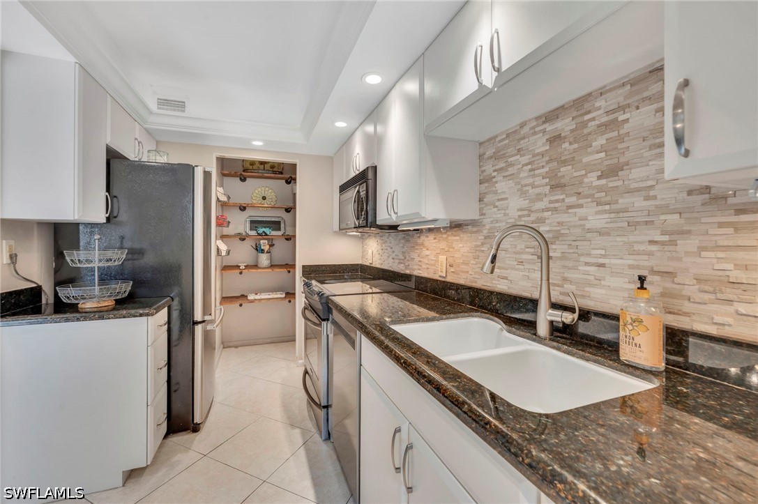 788 Park Shore Unit D26, Naples, FL 34103