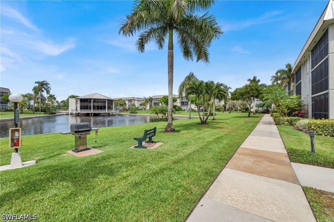 788 Park Shore Unit D26, Naples, FL 34103