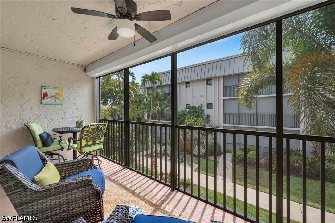788 Park Shore Unit D26, Naples, FL 34103