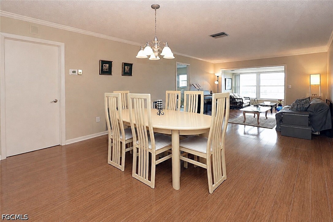 DiningArea