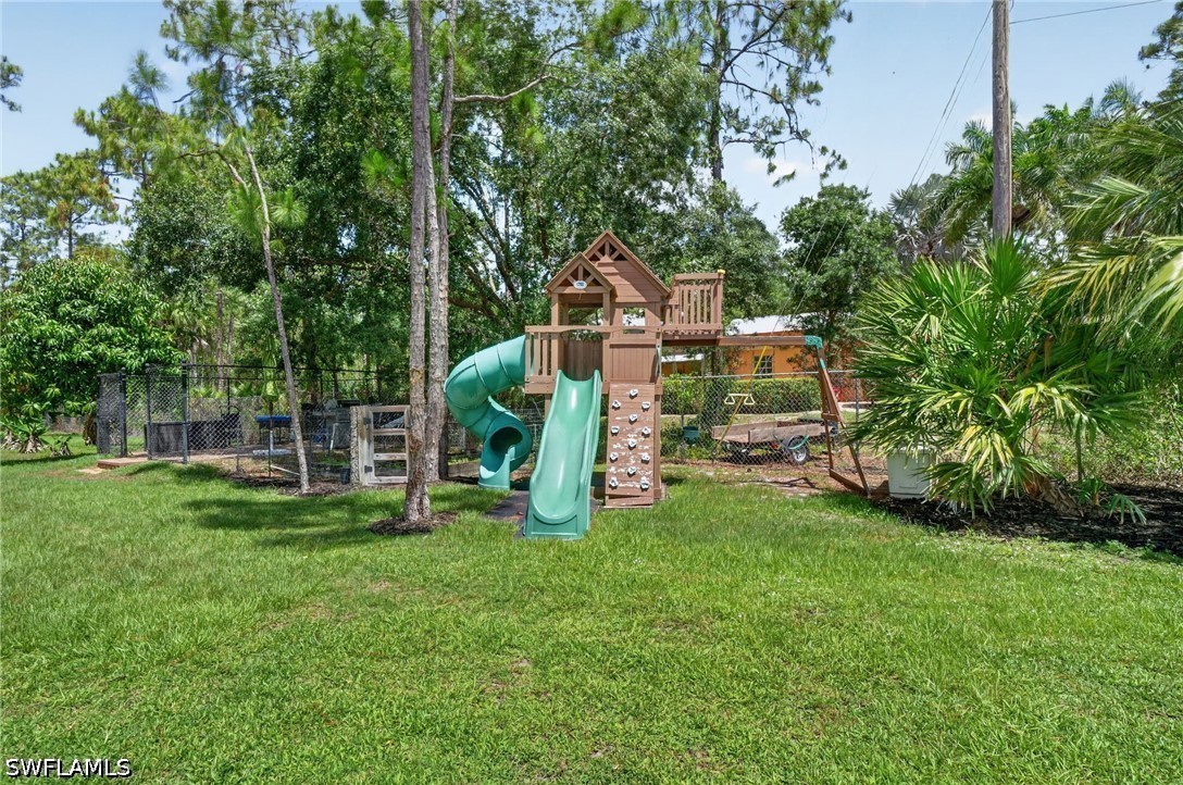 4395 16th, Naples, FL 34120