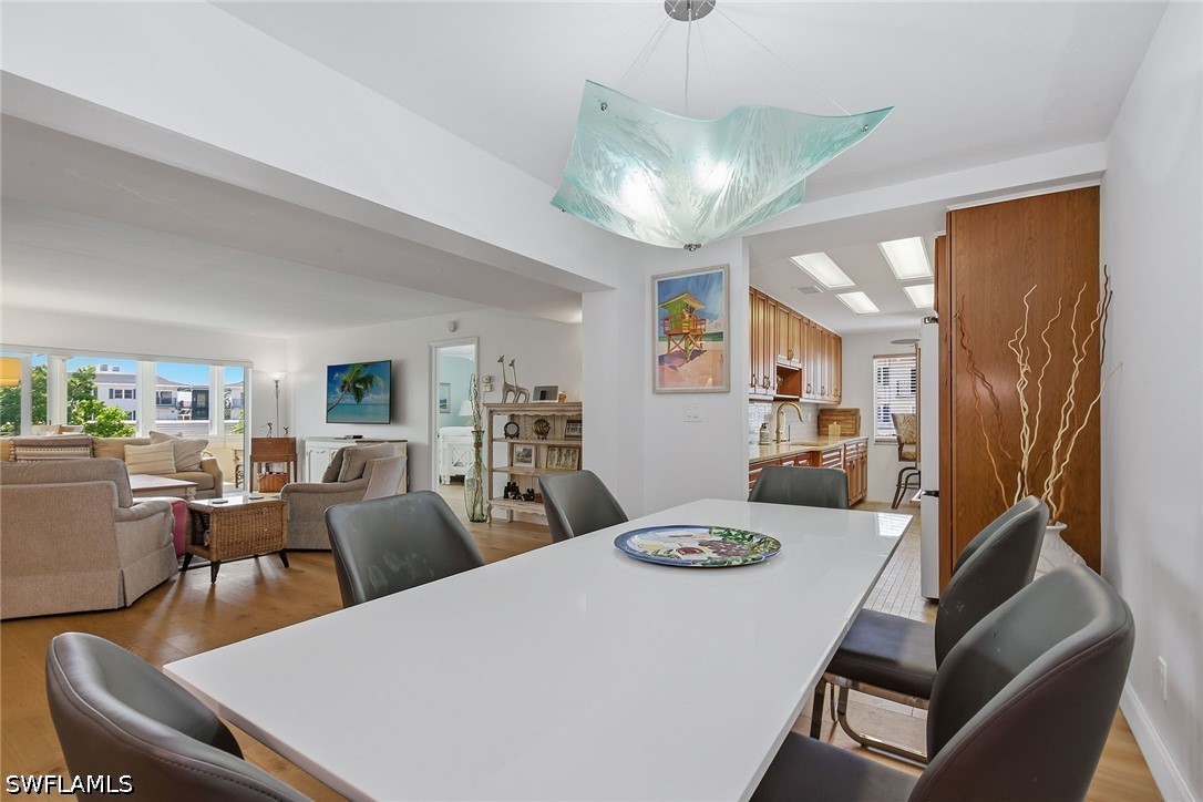 DiningArea