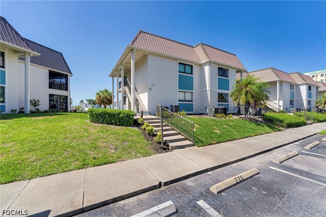 200 Lenell Unit 218, Fort Myers Beach, FL 33931