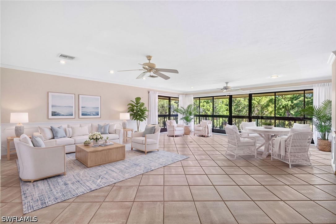 200 Wyndemere Unit B402, Naples, FL 34105
