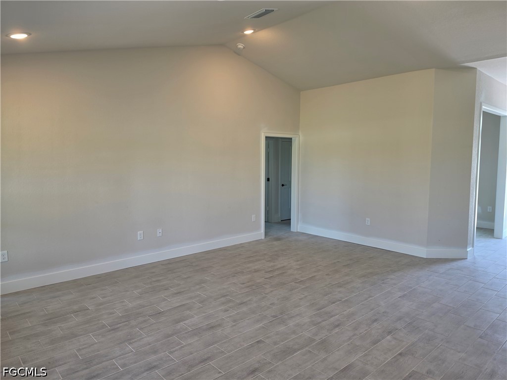 925 8th, Cape Coral, FL 33993