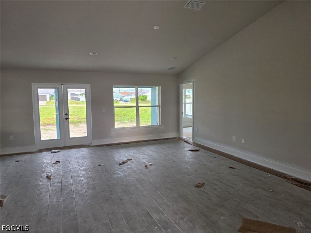 925 8th, Cape Coral, FL 33993
