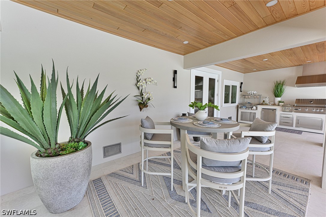 DiningArea